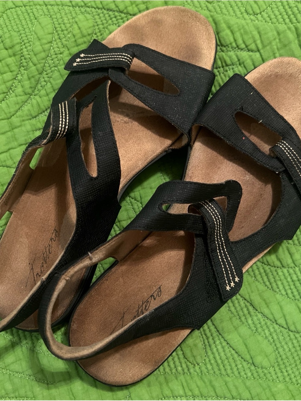 Trotters Women's Black Slingback Comfort Sandals Size 11W Style T2135-013